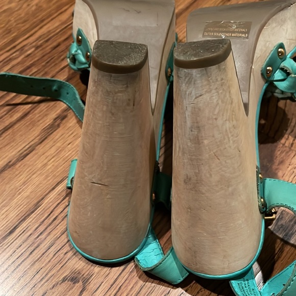 Cute colorful platform sandals. - Picture 8 of 9